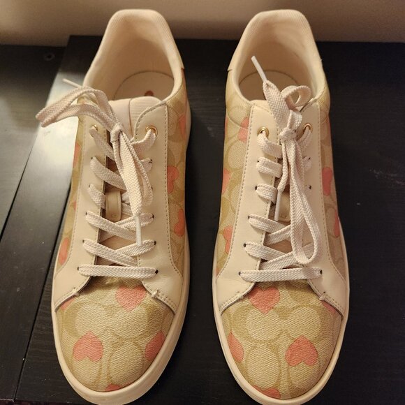 COACH - Clip Low Top Sneaker In Signature Canvas - Hearts - Size 11 - Picture 1 of 7